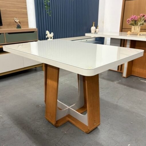 Mesa Sintonia (Tampo Maxi) 120 Amêndoa Clean/Off White com 4 Cadeiras Gênova Veludo Bege Capuccino – LOPAS + ART ASSENTOS - Imagem 2
