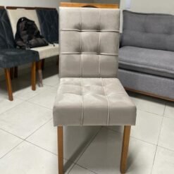 Mesa Pedro 90 Mel/Off White com 4 Cadeiras Sophia Veludo Bege – ART ASSENTOS + WM DECOR - Imagem 2